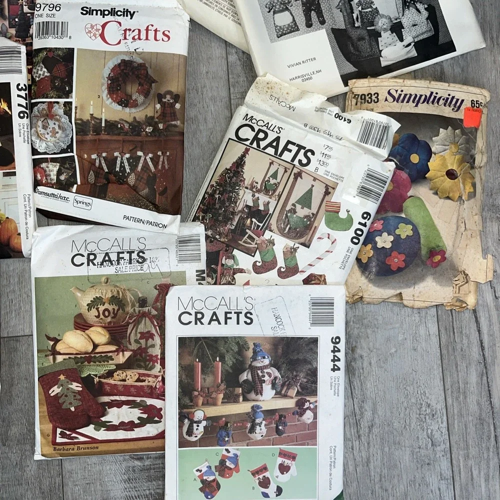 Lot of 17 Vintage Craft Sewing Patterns Bears + Holidays + Farmhouse